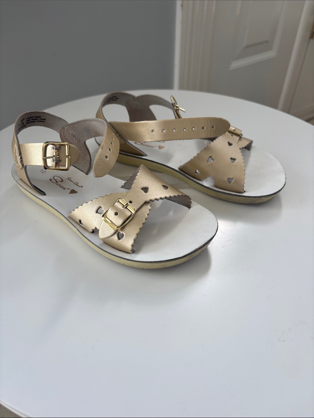 Salt water sandals - Gold Heart Cutout - Kids